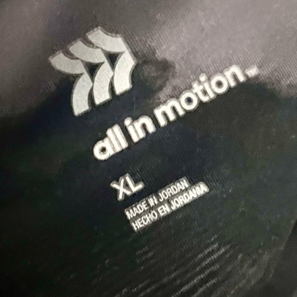 EUC! Women’s Bkack/Grey Camouflage Leggings Size XL - Picture 12 of 16